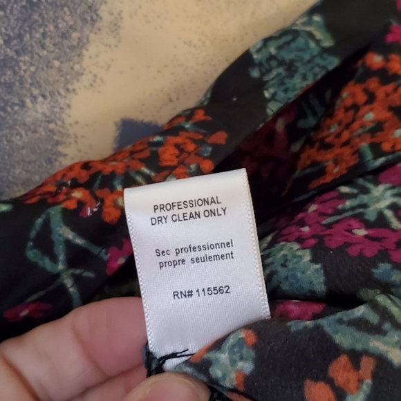 💥SALE💥HP🎉 Likely Night Garden Wren Wrap Top - Picture 8 of 8